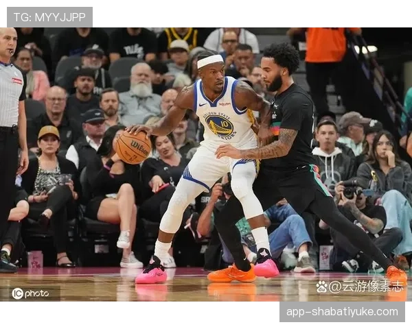 奥拉迪波利用突破优势提升关键时刻得分效率拉开与同位置球员差距