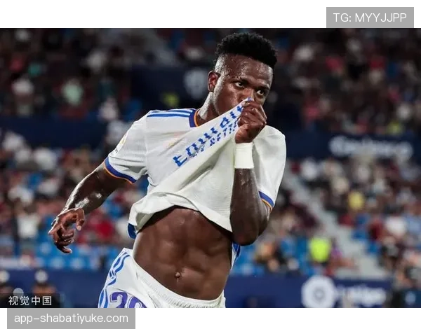 维尼修斯与贝尔速度冲击力对比：差距如何体现