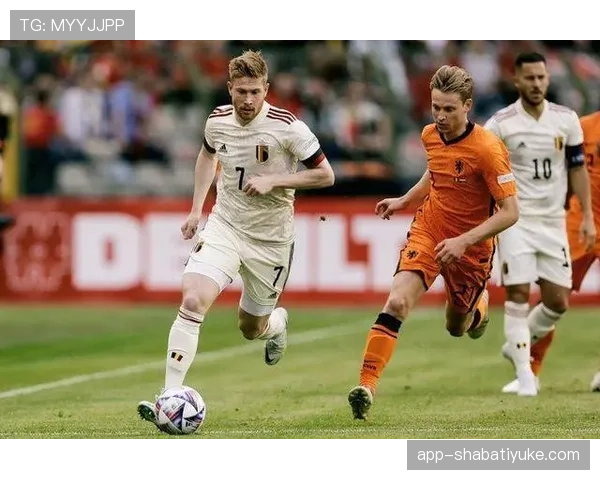 德布劳内与哈维历史地位之争：差距何在及如何体现